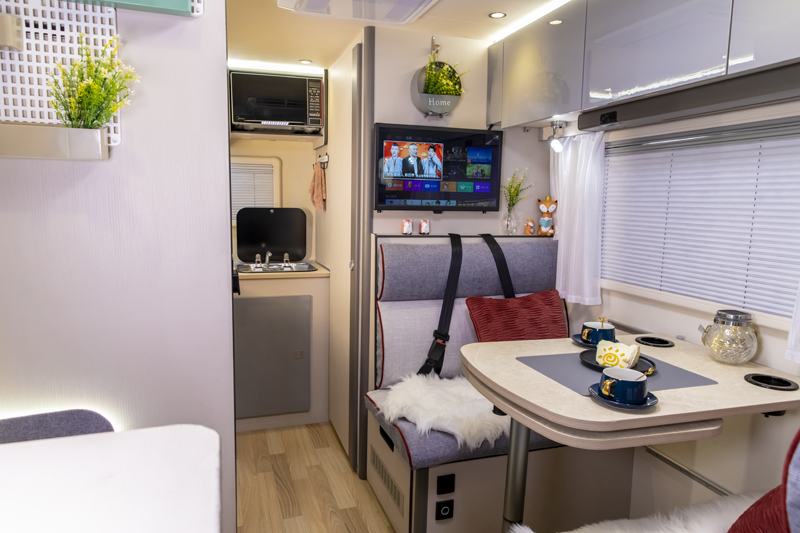 房車旅行,面對復雜路況四驅是必選 房車旅行,面對復雜路況四驅是必選