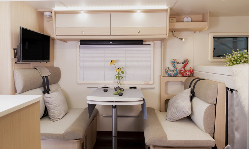 大床、大客廳得房車(chē)，四驅(qū)、動(dòng)力好