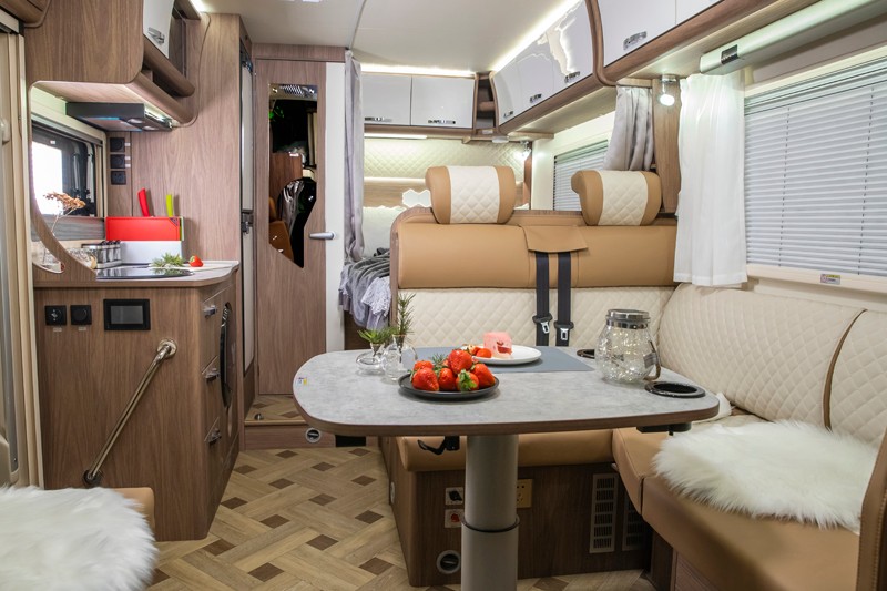 這兩款自動擋房車您會選哪款？