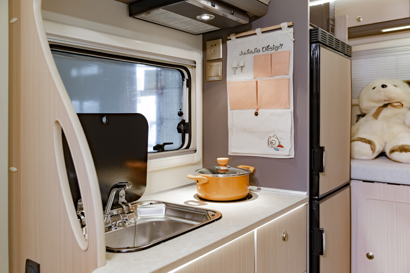 有四驅才是王道，這兩款國產房車可選