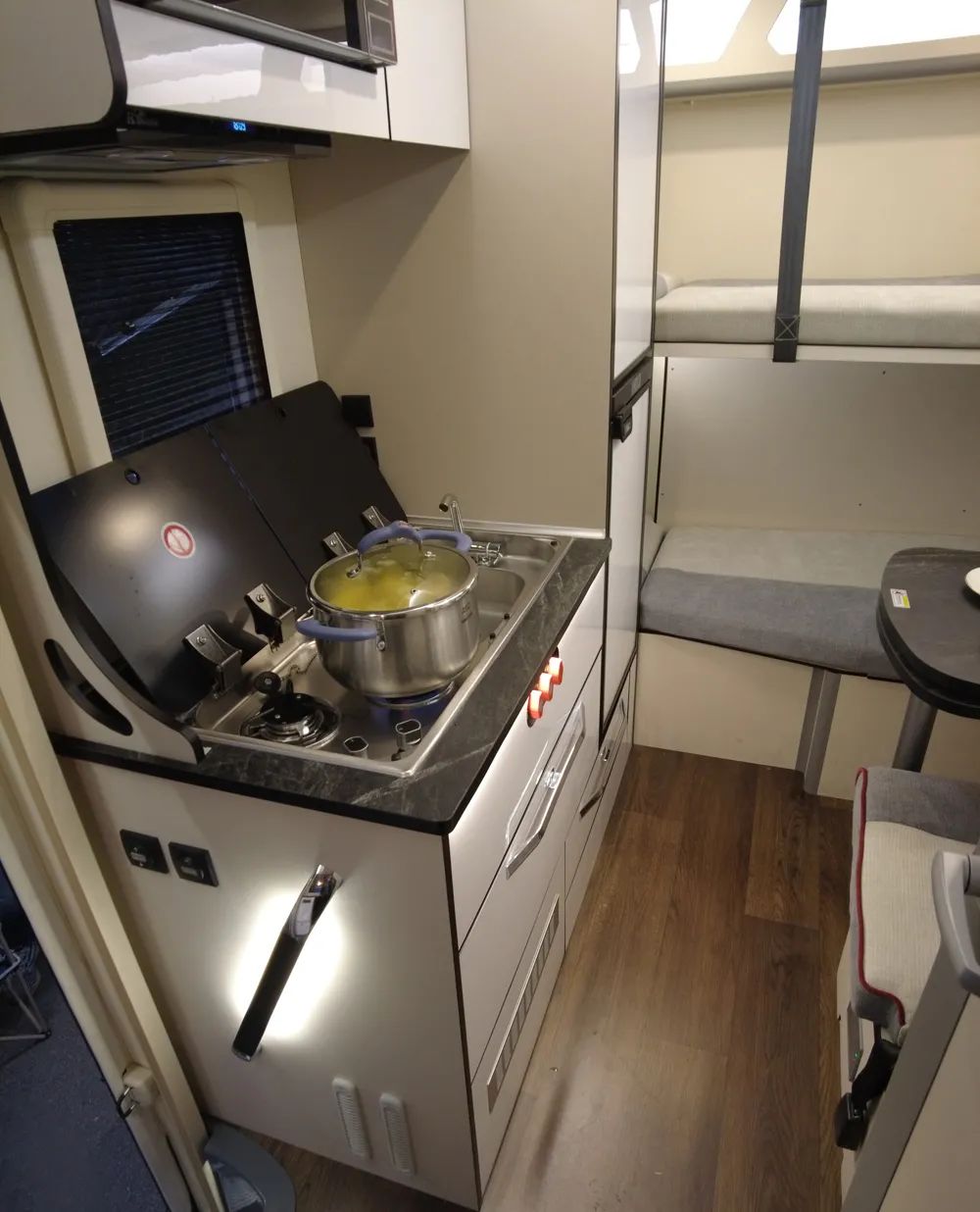 一輛多變的房車能帶來哪些意想不到的驚喜? 一輛多變的房車能帶來哪些意想不到的驚喜?