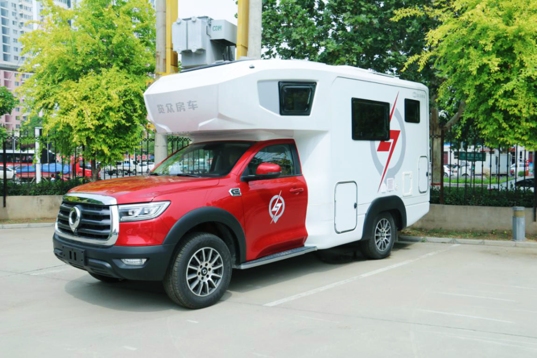 為自由著色！紅、白、藍、棕，你選哪一種？