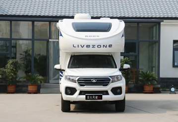 這里展會可以看房車，還有很多款式